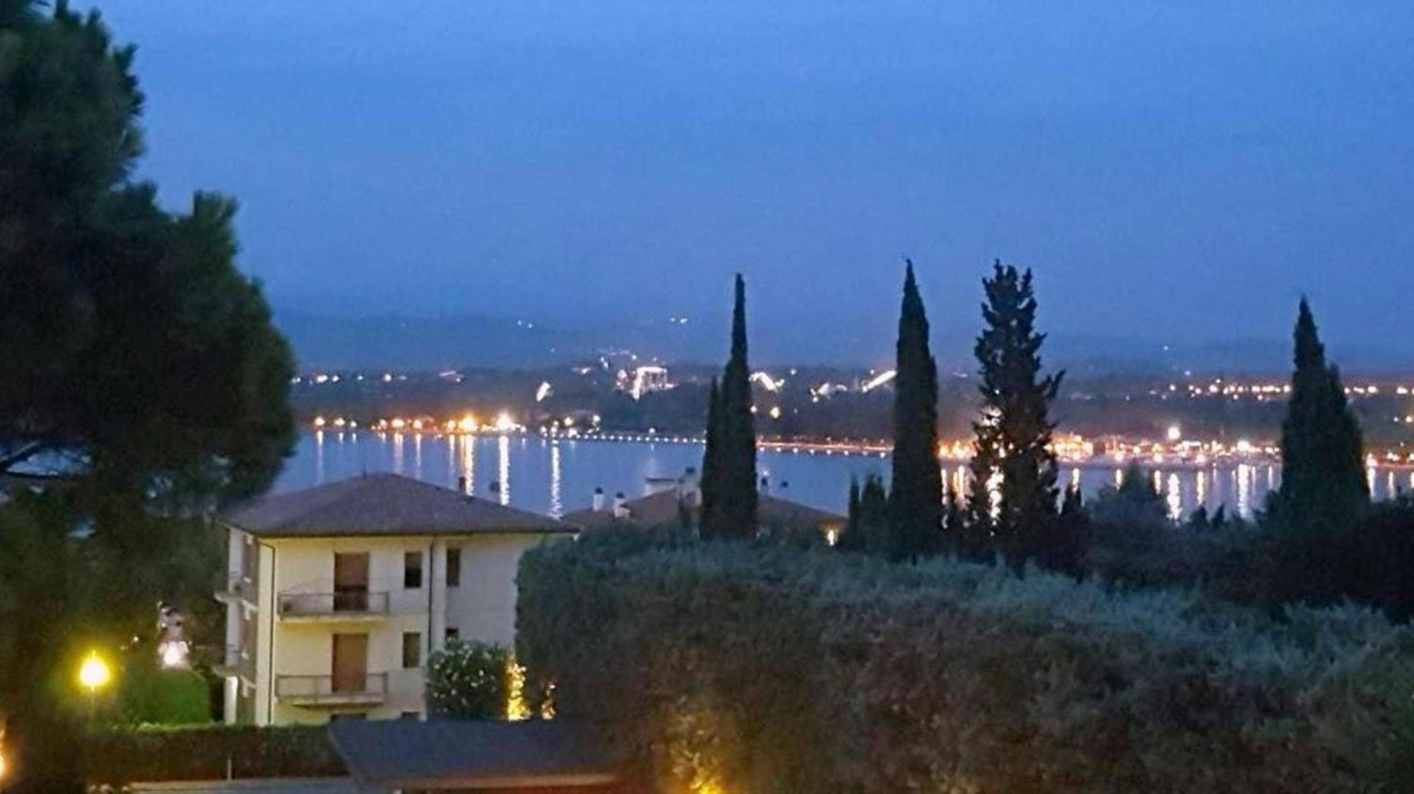 Appartamento Peschiera Peschiera del Garda Bagian luar foto